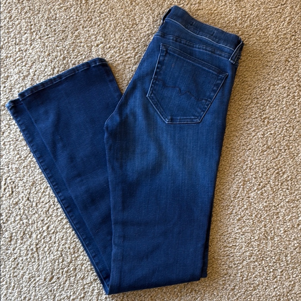 Red engine, long mid rise bootcut jeans size 29 medium wash